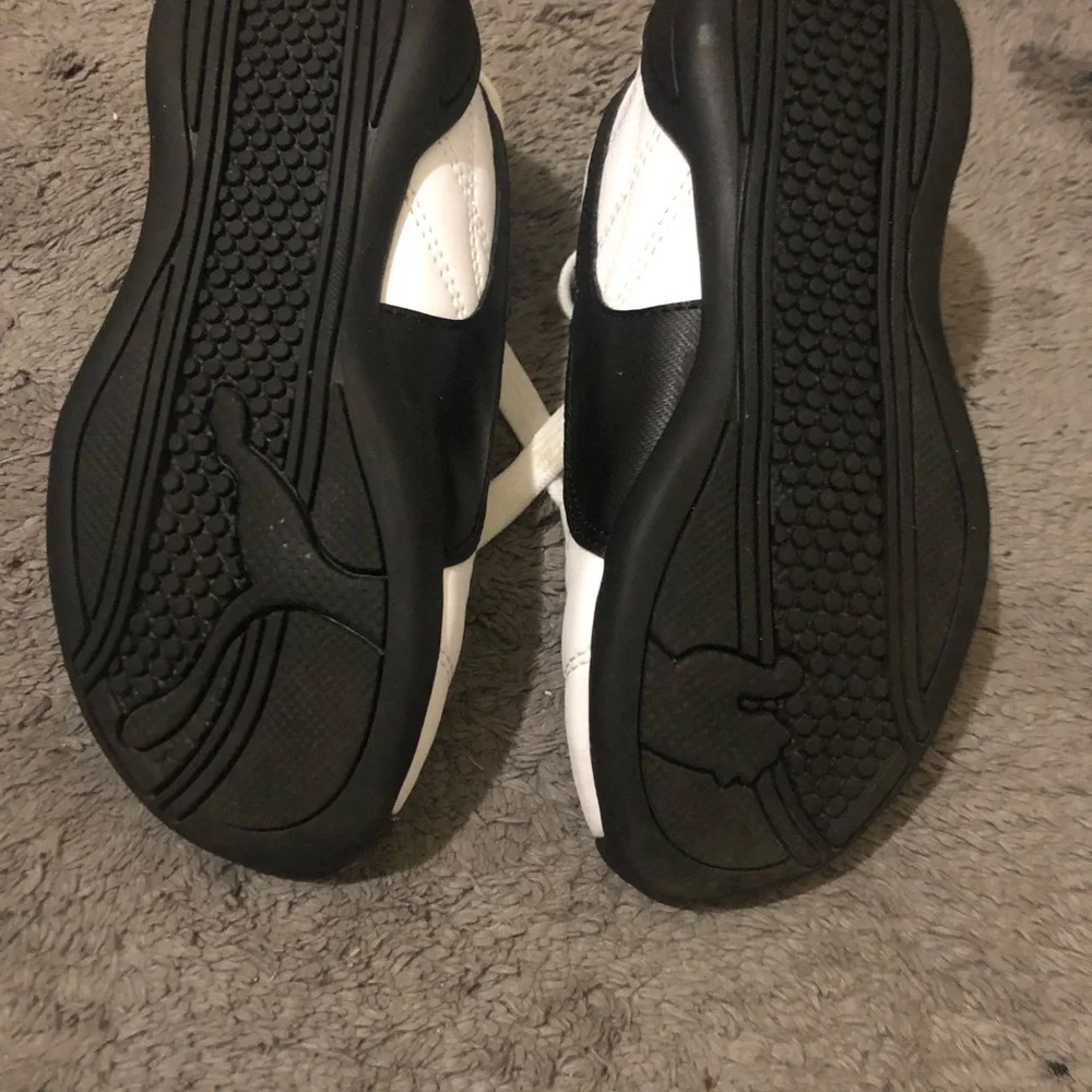 Little boys size 11 puma shoes. Practically new. - Picture 5 of 5